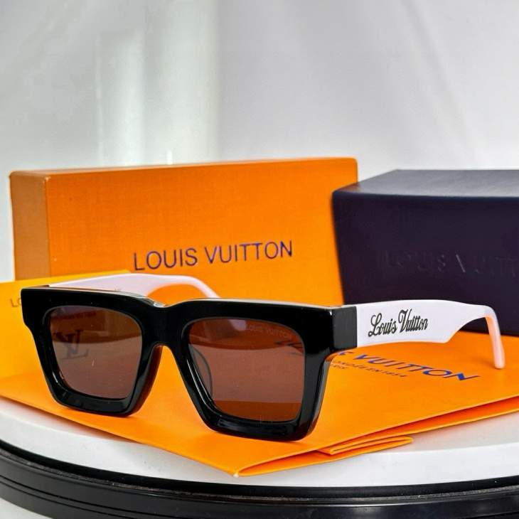Picture of Louis Vuitton Sunglasses _SKUfw79398963fw